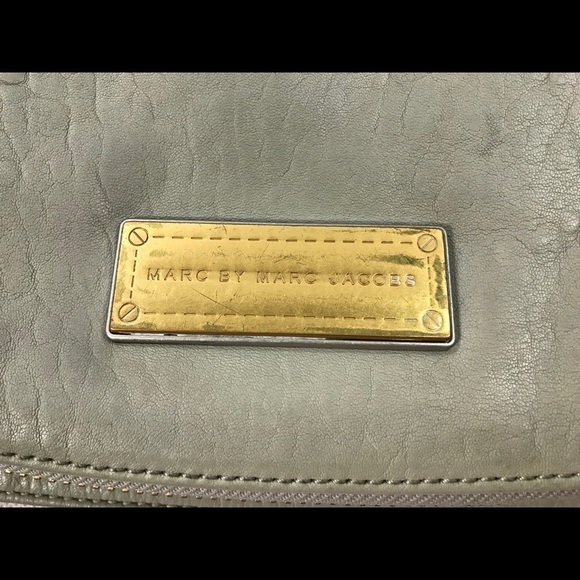 Marc by Marc Jacobs Washed Up Lamb Leather Messenger Bag Read - Picture 2 of 14